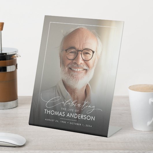 Gedenkfeier oder Beerdigung Foto Tribut Schwarz ve Sockelschild (In SItu)