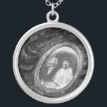 Gedenkstätte für Hochzeiten liebte ein Foto Versilberte Kette<br><div class="desc">// Hinweis: Foto wird nur als Platzhalter verwendet. Sie müssen vor der Bestellung/dem Druck durch Ihr eigenes Foto ersetzt werden. Wenn Sie Hilfe benötigen,  kontaktieren Sie mich bitte.</div>