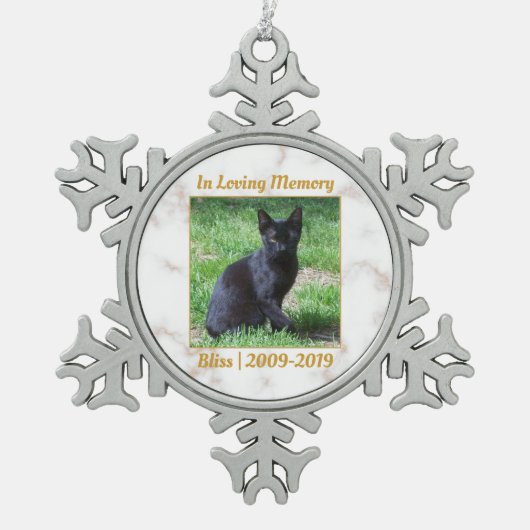 Gedenkstätte für weißes und goldenes Marmor Schneeflocken Zinn-Ornament (Vorderseite)