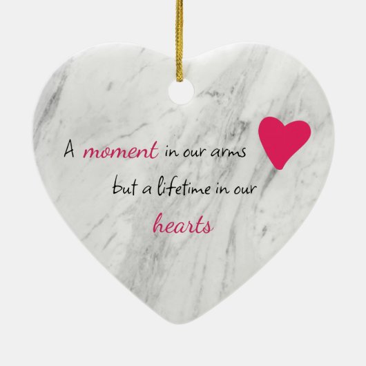 Gedenkstätte zum Verlust von Kindern mit Name und Keramik Ornament (Hinten)