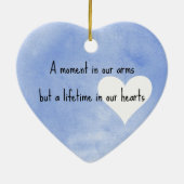 Gedenkstätte zum Verlust von Kindern mit Name und Keramik Ornament (Hinten)