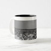 Gedrängter Strand Zweifarbige Tasse (Vorderseite Links)