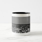 Gedrängter Strand Zweifarbige Tasse (Mittel)
