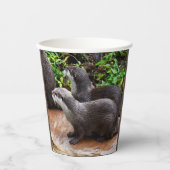**"Geduld am Wasser: Zwei kleine graue Otters Pappbecher (Vorderseite)