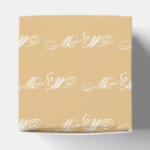 Geeignet für ein weißes Monogramm Kamelgeschenk Geschenkschachtel (Oben)