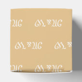 Geeignet für ein weißes Monogramm Kamelgeschenk Geschenkschachtel (Oben)