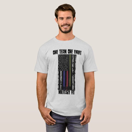 Geeignete T - Shirtflagge des Militärs T-Shirt (Vorne ganz)