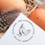 Geeignetes Vintages rustikales Hühnereier Permastempel<br><div class="desc">Ein Muss für jeden Familienbetrieb, der eine besondere Touch für seine Produktverpackung sucht! Dieses Design ist mit einem rustikalen Huhn gezeichnet, das mit dem Namen Ihres Familienbetriebes oben in einem rustikalen, Vintagen Schriftart und den Worten "frei, Bio, frisch täglich" um den Grund . Klicken Sie auf den Button "Personalisieren", um...</div>