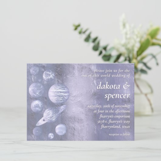 Geek Chic Wedding | Dusty Lavender Solar System Einladung (Stehend Vorderseite)