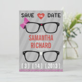 Geek Glasses & Hearts Wedding Save the Date (Stehend Vorderseite)
