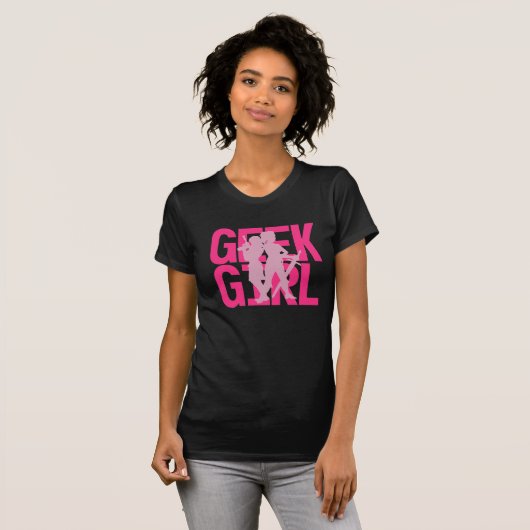 Geek-Mädchen-Rosa auf schwarzem T-Shirt (Vorne ganz)