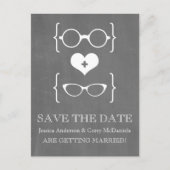 Geeky Glasses Chalkboard Save the Date Postkarte (Vorderseite)