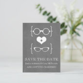 Geeky Glasses Chalkboard Save the Date Postkarte (Stehend Vorderseite)