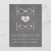 Geeky Glasses Chalkboard Save the Date Postkarte (Vorderseite)