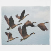 GEESE IN FLIGHT FLEECEDECKE (Vorderseite (Horizontal))