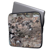 Geese in the Park Laptopschutzhülle (Vorderseite Links)