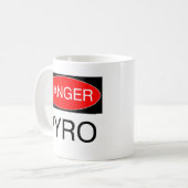 Gefahr - Pyro Funny Pyrotechniker T - Shirt Tasse  (Vorderseite Links)