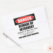 Gefahr Vorsicht vor dem Introvert-Zeichen Quadratischer Aufkleber (Umschlag)