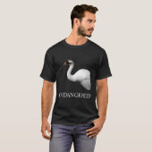 Gefährdete Tierarten, die Krane-Vogel züchten T-Shirt (Vorne ganz)