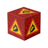 Gefahrenschild für scharfe Pfeffer Würfel (Rückseite Schrägansicht)