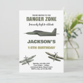 Gefahrenzone Kampfjet Geburtstagseinladungen Einladung (Stehend Vorderseite)