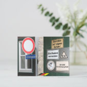 gefährliches Deutschland bunte Verbote Schild Postkarte (Stehend Vorderseite)