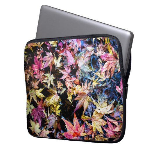 Gefallene Blätter Laptopschutzhülle (Vorderseite Links)