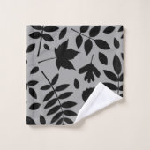 Gefallene Blätter Lg Muster Schwarz auf Grau Badhandtuch Set (Waschlappen)