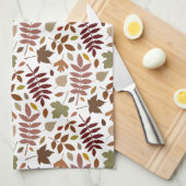 Gefallene Blätter Muster-Herbstfarben auf Weiß Geschirrtuch (Viertel Falte)