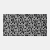 Gefallene Blätter Rpt Pattern Schwarz auf Grau Schreibtischunterlage (Vorderseite)
