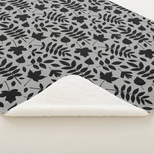Gefallene Blätter Rpt Pattern Schwarz auf Grau Sherpadecke (3/4)