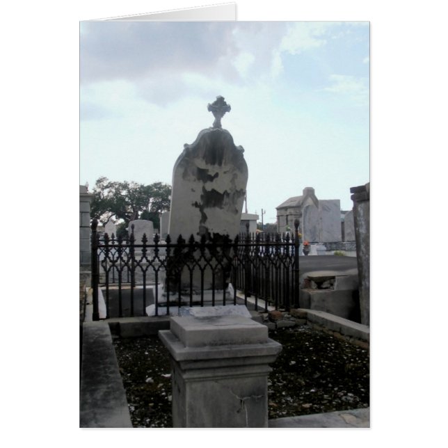 Gefallener Grundstein (Vorne)