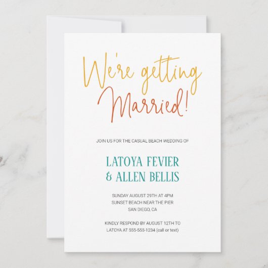 Gefällt uns, dass wir Lässige Hochzeit am Strand v Einladung (Vorderseite)