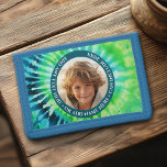Gefärbte Krawatte - 1 Foto - Benutzerdefinierter T Tri-fold Geldbeutel<br><div class="desc">Ein Single-Foto mit farbenfrohen Hintergrund und Rahmen. Fügen Sie einen Namen und ein Jahr hinzu,  um einen tollen Sake zu machen.</div>