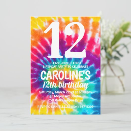 Gefärbte Krawatte Birthday Einladung (Stehend Vorderseite)