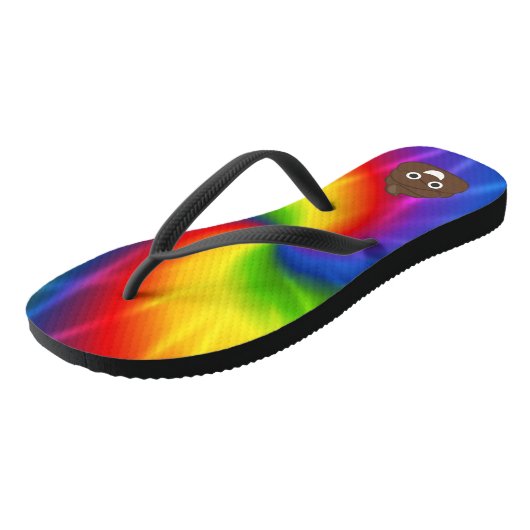 Gefärbte Krawatte Kacke Emoji Flip Flops Badesandalen (Schrägansicht)