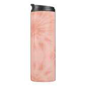 Gefärbte Krawatte | Korallenrosa Moderne Pastelle Thermosbecher (Nach rechts gedreht)