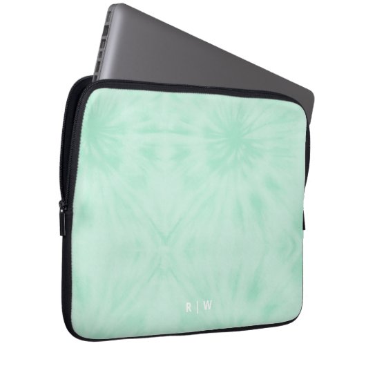 Gefärbte Krawatte | Pastell Minze Green Monogram Laptopschutzhülle (Vorne Rechts)