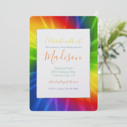 Gefärbte Krawatte Rainbow Birthday Einladung (Stehend Vorderseite)