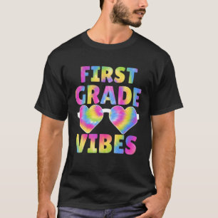 Gefärbte Krawatte von Vibes der ersten Klasse zurü T-Shirt