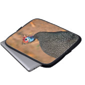 Gefiederte Guinea (Numida meleagris). Afrika, Laptopschutzhülle (Vorne Knopf)