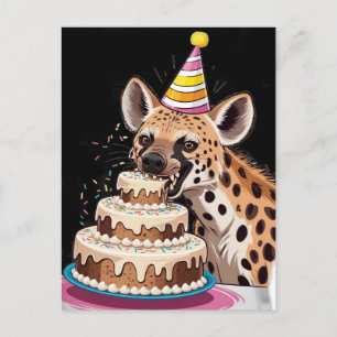 Gefleckte Hyäne mit Hut beim Abbeißen von Kuchen Postkarte