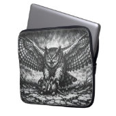 Geflügelter Eulen-Sentinel von BurnsInHell Laptopschutzhülle (Vorderseite Links)