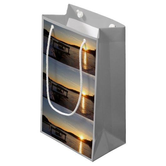 Gefrorene Reflexion Kleine Geschenktüte (Vorderseite Schrägansicht)