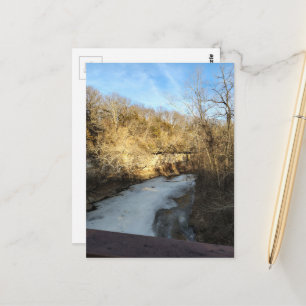Gefrorener Bach im Burlington Iowa Wald Postkarte