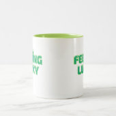 Gefühl Lucky Retro Zitat St Patrick's Day Zweifarbige Tasse (Mittel)