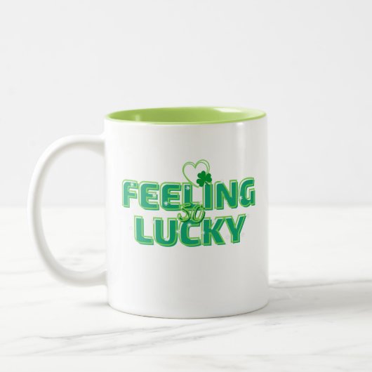 Gefühl Lucky Retro Zitat St Patrick's Day Zweifarbige Tasse (Links)