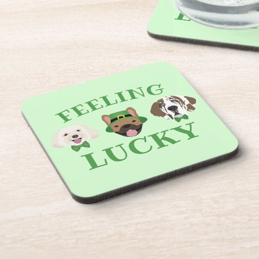 Gefühl Lucky St Patricks Day Dog Faces Getränkeuntersetzer (Linke Seite)