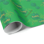Gefühl Lucky St. Patrick's Day Geschenkpapier (Rolleneckpunkt)