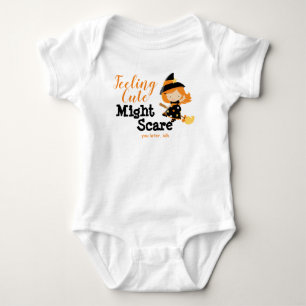 Gefühl niedliche Hexe auf dem Zimmer Baby Strampler